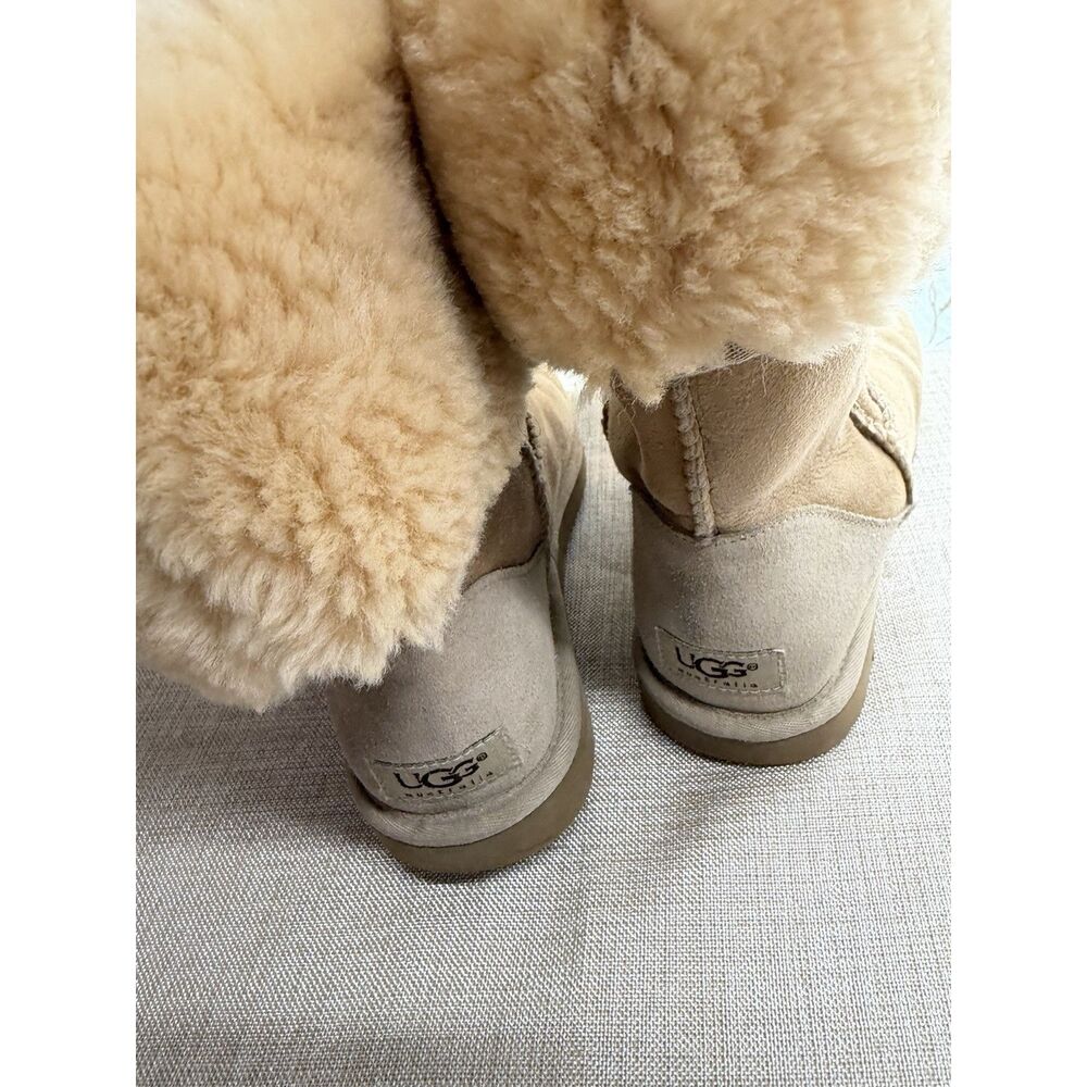 UGG Classic Tall II Women’s Boots, Sand, Size 8 - Picture 3 of 9
